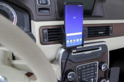 Support voiture Samsung Galaxy S8 avec adaptateur allume-cigare et cable USB. Réf Brodit 521966