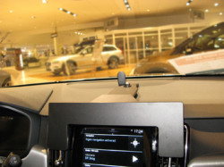 Fixation voiture renforcée pour Volvo S90/V90. Réf Brodit 213525