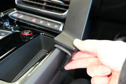 Fixation Audi e-tron GT. Réf Brodit 835739
