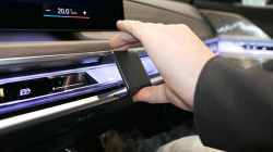 Fixation voiture BMW i7 G70. Réf Brodit 855852