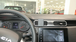 Fixation voiture Dacia Duster. Réf Brodit 855886