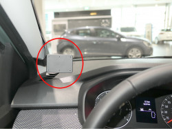 Fixation véhicule Dacia Sandero. Réf Brodit 805858