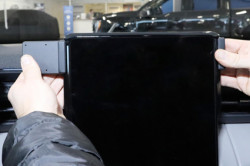Fixation voiture Ford Explorer EV. Réf Brodit 856163