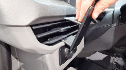 Fixation Ford Transit Custom. Réf Brodit 806240