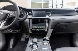 Fixation voiture Infinity QX55. Réf Brodit 835917