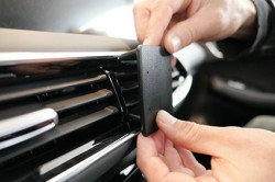 Fixation voiture MG HS. Réf Brodit 855707