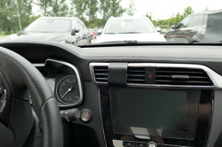 Fixation voiture MG ZS. Réf Brodit 855690