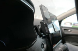 Fixation voiture Renault Arkana. Réf Brodit 855713