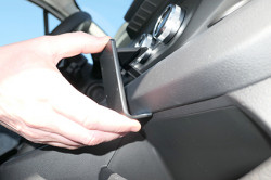Fixation voiture Renault Trafic. Réf Brodit 855718