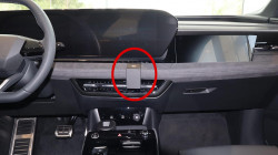 Fixation voiture Audi Q6. Réf Brodit 856114