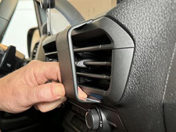 Fixation voiture Peugeot Expert. Référence Brodit 856121