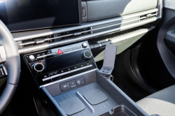 Fixation voiture Hyundai Sante Fe. Réf Brodit 836091