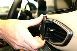 Fixation proclip Hyundai Santa Fe. Réf Brodit 855765
