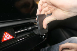 Fixation voiture Kia Niro. Réf Brodit 855811
