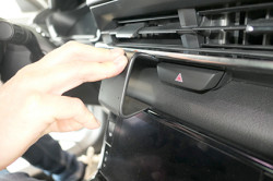 Fixation Mazda MX-30. Réf Brodit 855950