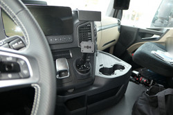 Fixation Mercedes Actros 5 (avec bras). Réf Brodit 213559