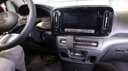 Fixation voiture Mercedes Benz Vito. Réf Brodit 856278