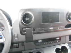 Fixation véhicule Mercedes Benz Sprinter. Réf Brodit 855442
