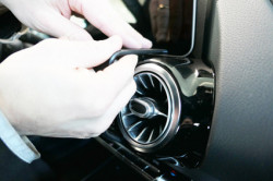 Fixation voiture Skoda Enyaq IV. Réf Brodit 855679