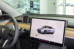 Fixation voiture Tesla Y. Réf Brodit 856037