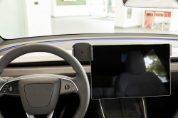 Fixation véhicule Tesla Model Y. Réf Brodit 856290