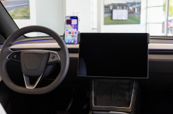 Fixation véhicule Tesla Model Y. Réf Brodit 856290