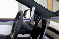 Fixation véhicule Tesla Model Y. Réf Brodit 856290