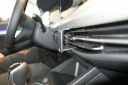 Fixation voiture Volkswagen Golf VIII. Réf Brodit 855620