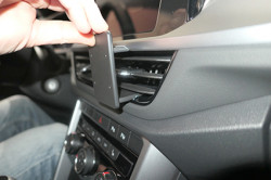 Fixation Voiture Volkswagen T-Roc. Réf Brodit 855847