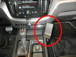 Fixation voiture Volvo XC60. Réf Brodit 835343
