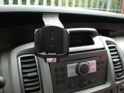 Accessoires de montage  Brodit Nissan Primastar Accessoires de montage Uniquement pour les véhicules avec double stéréo DIN. Réf 213461