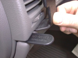 Fixation voiture Proclip  Brodit Renault Laguna Réf 803066