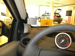 Fixation voiture Proclip  Brodit Renault Twingo Réf 804209