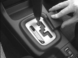 Fixation voiture Proclip  Brodit Subaru Impreza  SEULEMENT pour le boite automatique. Réf 832887