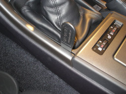 Fixation voiture Proclip  Brodit Lexus IS Series  UNIQUEMENT pour changement de vitesse manuel. Réf 833728