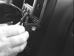 Fixation voiture Proclip  Brodit Volvo 440/460 Réf 851841