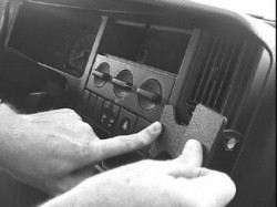 Fixation voiture Proclip  Brodit Volvo 440/460 Réf 851841