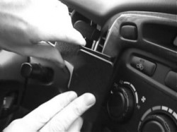 Fixation voiture Proclip  Brodit Toyota Highlander  PAS pour les modèles avec un écran de navigation. Réf 852892