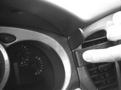 Fixation voiture Proclip  Brodit Toyota Highlander  PAS pour les modèles avec un écran de navigation. Réf 852892