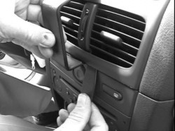 Fixation voiture Proclip  Brodit Renault Clio II Réf 852934