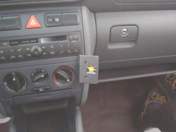 Fixation voiture Proclip  Brodit Audi A3  PAS pour les modèles avec AC. Réf 853049
