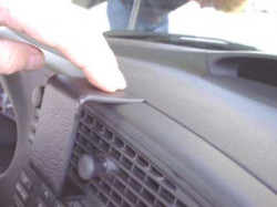 Fixation voiture Proclip  Brodit Saab 9-3 Réf 853086