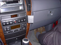 Fixation voiture Proclip  Brodit Kia Sorento  SEULEMENT pour les modèles avec brun finition bois Réf 853175
