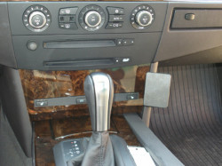 Fixation voiture Proclip  Brodit BMW 520-545/M5 E60, E61  PAS pour la pleine garniture en cuir sur la console. Réf 853283