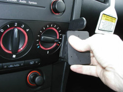 Fixation voiture Proclip  Brodit Mazda 3 Réf 853371