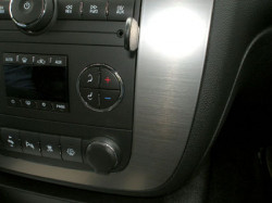 Fixation voiture Proclip  Brodit Chevrolet Avalanche  SEULEMENT pour le style de tableau de bord avec console centrale et deux bouches d'air au-dessus de la stéréo. Réf 853840