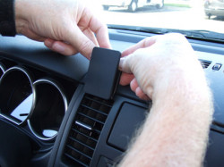 Fixation voiture Proclip  Brodit Nissan Tiida Réf 853919