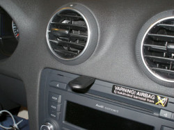 Fixation voiture Proclip  Brodit Audi A3  PAS pour les modèles avec écran de navigation. Réf 853989