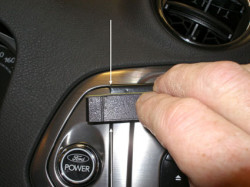 Fixation voiture Proclip  Brodit Ford Mondeo  PAS pour les modèles avec écran de navigation. PAS pour les affaires X. Réf 854055