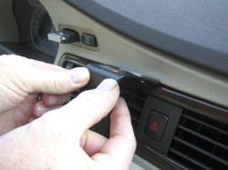 Fixation voiture Proclip  Brodit Volvo S80  SEULEMENT pour la finition bois Réf 854115